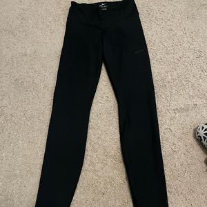Black Nike leggings